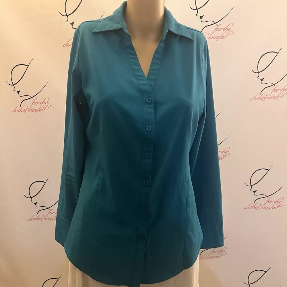 Lilac Bloom. Size 8. Long Sleeve. Blue Stretch Shirt. Button Flip Cuff. B102